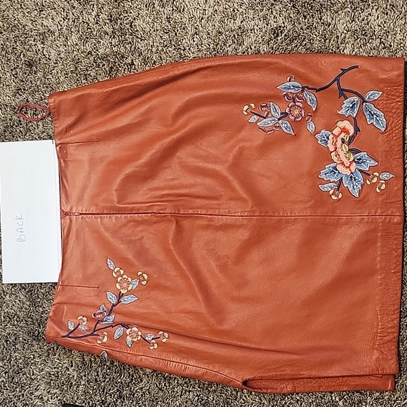 Leather skirt - Picture 6 of 9